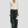 Cargo-broek met donkerblauwe bloemenprint Cargo-broek met donkerblauwe bloemenprint