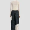 Cargo-broek met donkerblauwe bloemenprint Cargo-broek met donkerblauwe bloemenprint