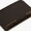Envelop-kaarthouder van espresso-kleurig leer met krokodillenreliëf Envelop-kaarthouder van espresso-kleurig leer met krokodillenreliëf