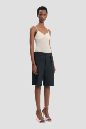 Getailleerde shorts in marineblauw