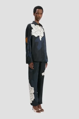 Pyjama-shirt met donkerblauwe bloemenprint