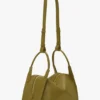 The Victoria plia-tas van cactusgroen leer