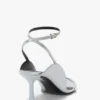 The Victoria versierde stiletto-sandaal 75 in magnesium satijn