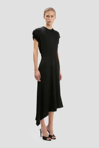 Twist Shoulder Dress in zwart