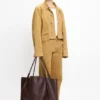 Victoria Travel Tote Bag in bordeauxrood leer